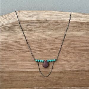 Lovely burgundy teardrop gemstone with antique green gemstone wire necklace